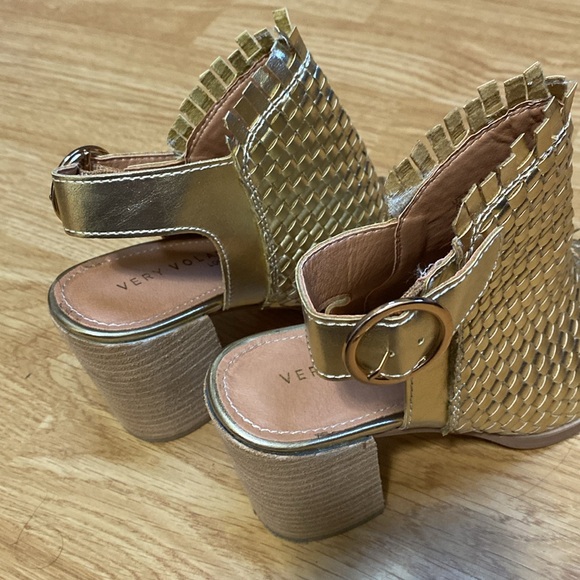 Very Volatile Woven Gold Metallic Starla Heeled Sandal - Picture 5 of 6